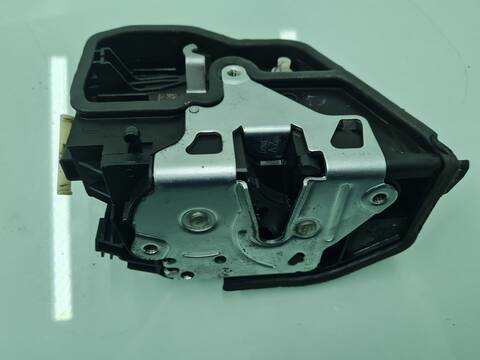 Foto 3ª: Cerradura Puerta Trasera Derecha Bmw Serie 3 315 330D 258CV 190KW [N57D30A] (2012)