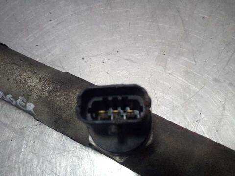 Foto 3ª: Rampa Inyectora Chrysler Voyager 2.5 CRD CAT 141CV 104KW (2001)