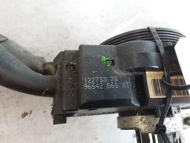 Foto 2ª: Mando Multifuncion Citroen Xsara 1.600 HDI 110CV/80KW PICASSO [9HY] (2004)