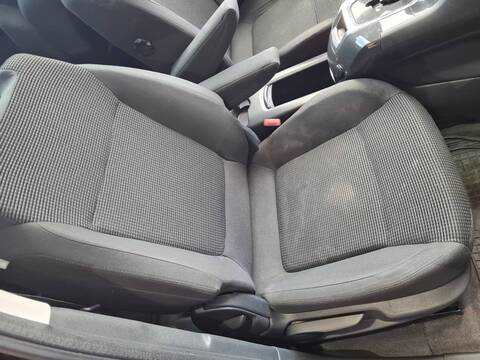 Asiento Delantero Derecho Peugeot 5008 ALLURE 163CV 120KW
