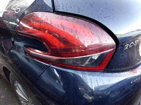 Foto 1ª: Piloto Trasero Izquierdo Peugeot 208 1.2 VTI 82 82CV (2012)