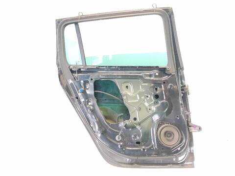 Foto 3ª: Puerta Trasera Izquierda Opel Zafira 2.0 CDTI 75) (2011)