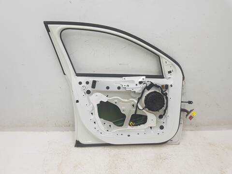 Foto 2ª: Puerta Delantera Izquierda Peugeot 308 GT LINE 113CV 83KW (2015)