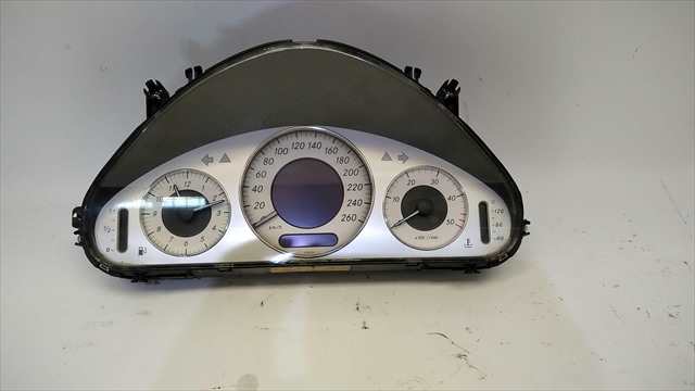 Foto 2ª: Cuadro de Instrumentos Mercedes Clase E 270 2.7 CDI [OM647.961] (2002)