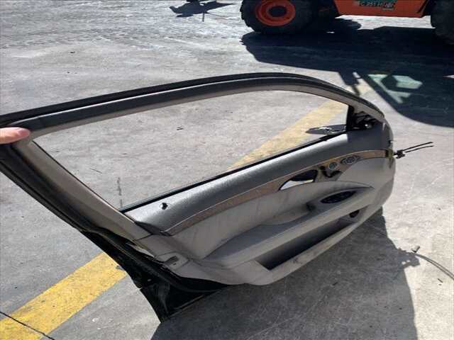Foto 2ª: Puerta Delantera Izquierda Mercedes Clase E 180 E 320 4-MATIC 224CV/165KW BERLINA 0CV [112954] (2004)