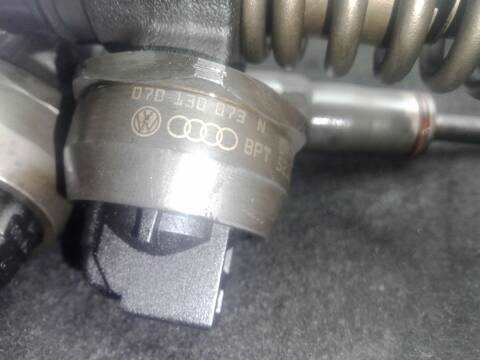 Foto 3ª: Inyectores Volkswagen Touareg 2.5 R5 TDI 174CV 128KW [BAC] (2003)