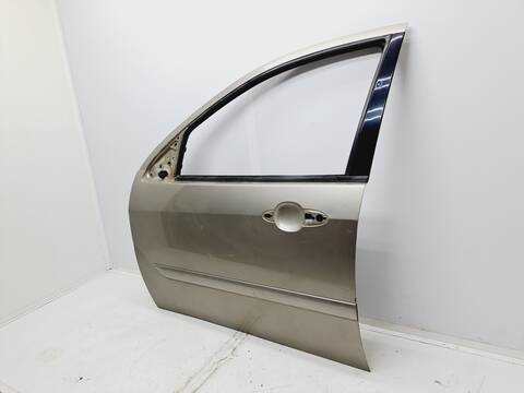 Foto 3ª: Puerta Delantera Izquierda Ford Focus GHIA BERLINA 115CV 85KW [F9DA] (2004)