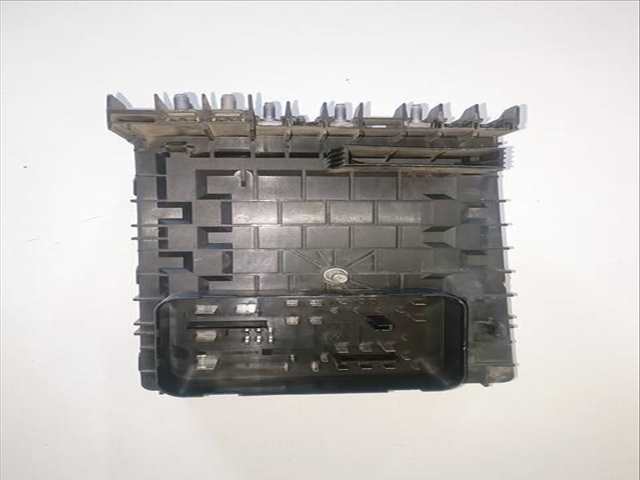 Foto 2ª: Caja Reles Fusibles Audi A3 1.9 TDI E ATTRACTION 105CV (2004)