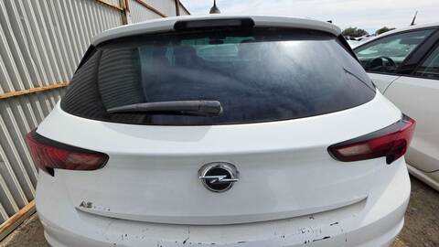 Portón Opel Astra DYNAMIC START/STOP 105CV 77KW