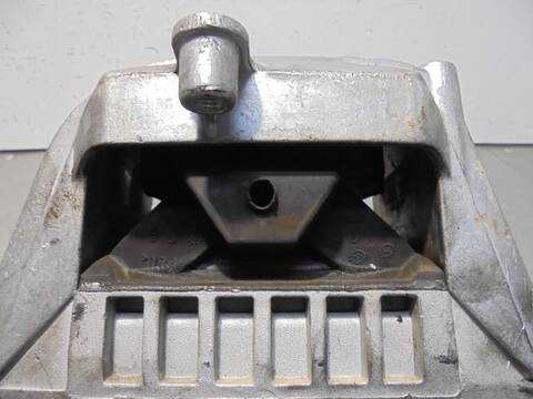 Foto 3ª: Soporte Motor Volkswagen Passat HIGHLINE BERLINA 140CV 103KW [BKP] (2006)