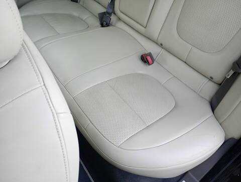 Foto 2ª: Asientos Traseros Jaguar XF 3.0 V6 DIESEL S PREMIUM LUXURY 275CV 202KW [306DT] (2010)