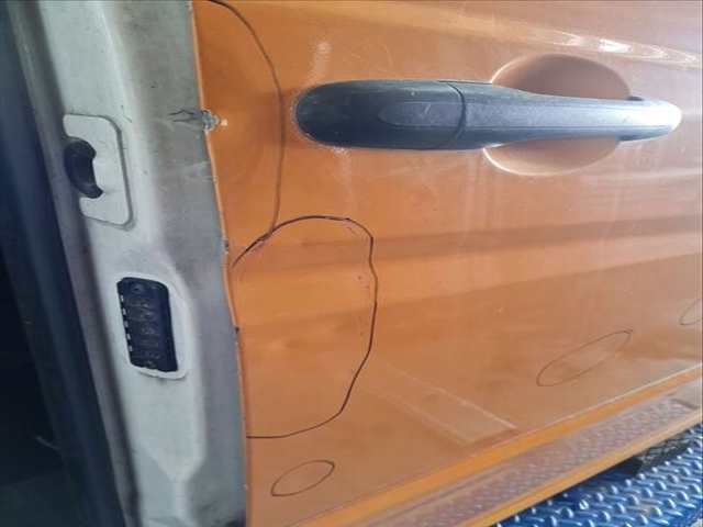 Foto 2ª: Puerta Delantera Derecha Mercedes Vito 110 CDI 639.601 639.603 639.605) 95CV 70KW FURGONETA [OM 651.940] (2014)
