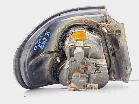 Foto 2ª: Piloto Trasero Derecho Nissan Primera 2.0 NAVIGATION BERLINA 99CV 73KW [GA16DE] (1998)