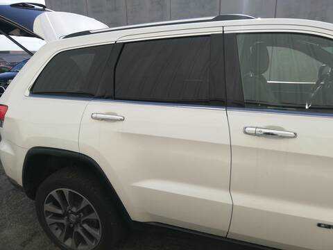 Puerta Trasera Derecha Jeep Grand Cherokee EXF