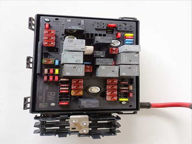 Foto 2ª: Caja Reles Fusibles Opel Astra ENJOY 1.3 16V CDTI 95CV (2009)
