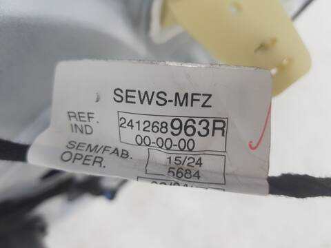 Foto 3ª: Puerta Trasera Derecha Renault Clio SIN DEFINIR