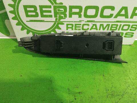 Foto 2ª: Botonera Elevalunas Kia Carnival 2.9 CRDI CAT 185CV [J3] (2006)