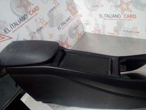 Foto 2ª: Consola Central Volvo V40 R-DESIGN MOMENTUM 150CV 110KW [D5204T6] (2013)