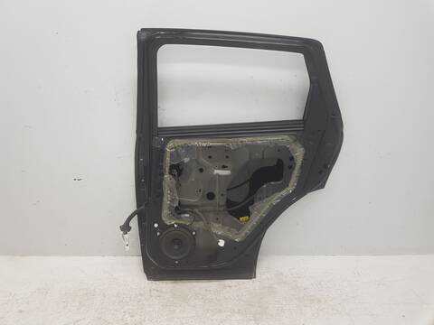 Foto 3ª: Puerta Trasera Derecha Nissan Qashqai TEKNA (2007)