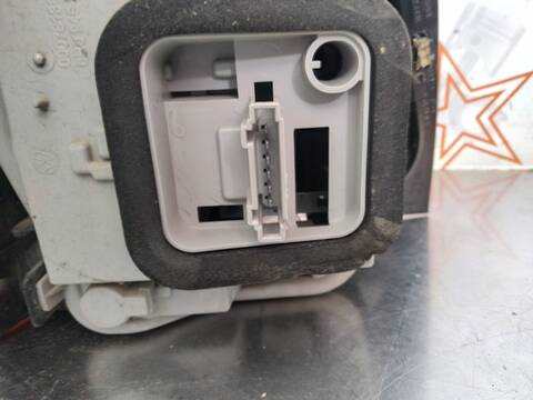 Foto 3ª: Piloto Trasero Derecho Volkswagen Polo ADVANCE 90CV 66KW [CAY] (2012)