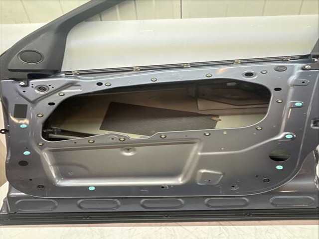 Foto 2ª: Puerta Delantera Derecha Land Rover Discovery 150 CV 110KW [204DTY] (2021)