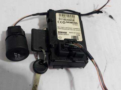 Foto 2ª: Motor de Arranque Renault Scenic GRAND CONFORT DYNAMIQUE 131CV [F9Q818] (2003)