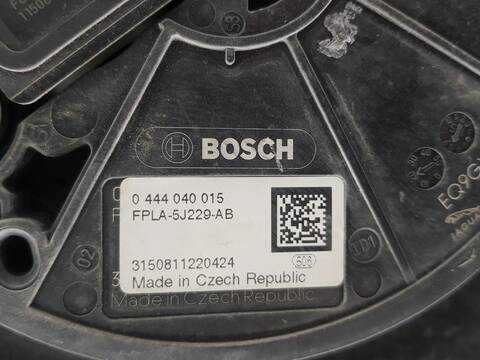 Foto 3ª: Deposito AdBlue Mercedes Clase C 160 CLA 200 D 117.908) [651930] (2015)