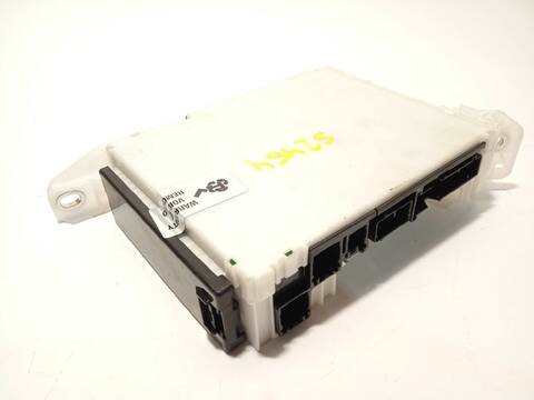 Foto 3ª: Caja Reles Fusibles Toyota Yaris 1.5 125CV 92KW [M15A] (2022)