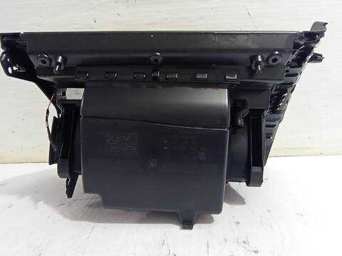 Foto 2ª: Guantera Volkswagen Golf COMFORTLINE BLUEMOTION AUT. 150CV (2013)