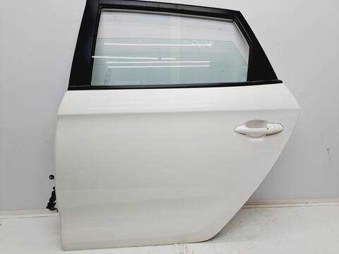 Puerta Trasera Izquierda Kia Carens BASIC 116CV 85KW