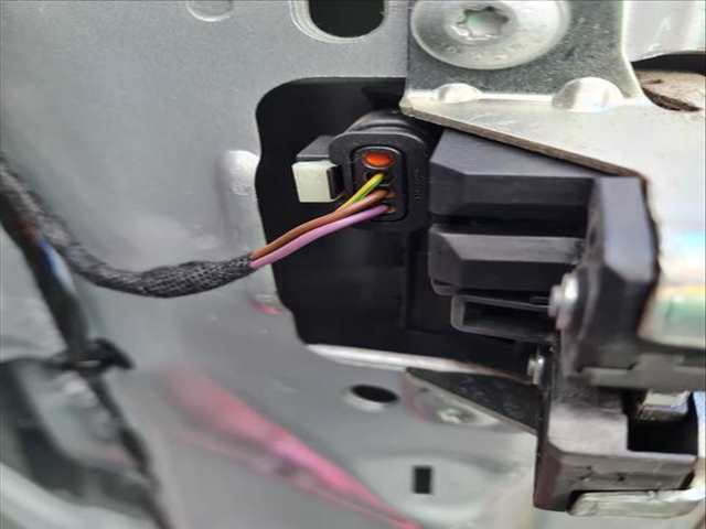 Foto 2ª: Cerradura Maletero Portón Mercedes Clase B 150 B 180 CDI 246.212) 109CV 80KW [K9K] (2016)