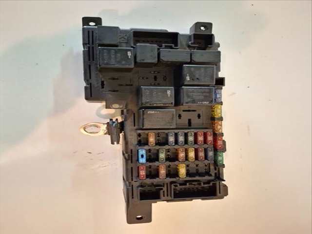 Foto 2ª: Caja Reles Fusibles Volvo S60 BERLINA 2.4 DIESEL CAT 163CV (2001)