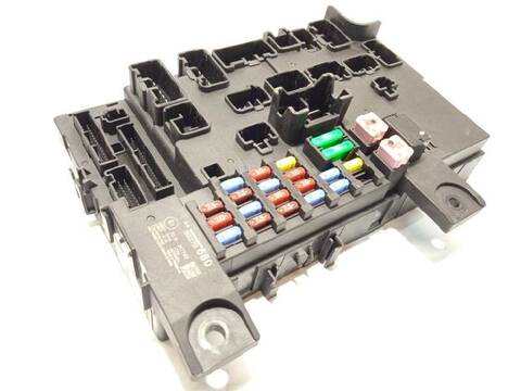 Caja Reles Fusibles Mitsubishi Outlander MOTION 4WD 150CV 110KW