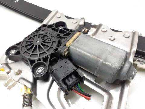 Foto 3ª: Elevalunas Eléctrico Delantero Izquierdo Mercedes Clase S 220 500 220.075) BERLINA 306CV 225KW [M113960] (2002)