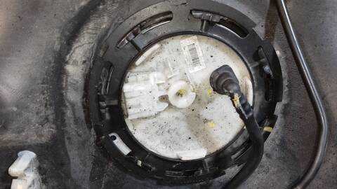 Foto 4ª: Deposito de Combustible Chevrolet Cruze LS 141CV 104KW [F18D4] (2013)