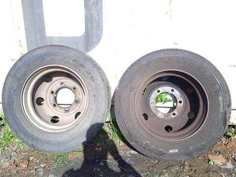 Foto 2ª: Neumatico Nissan Camion 4.0 D L-80 [B440] (1995)
