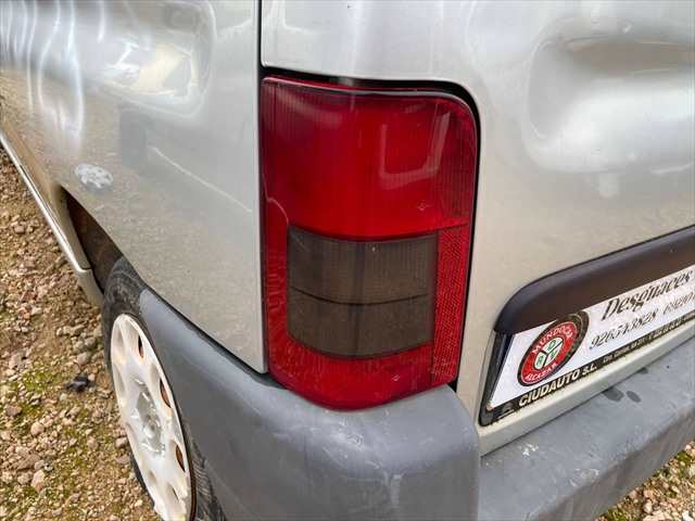 Foto 2ª: Piloto Trasero Izquierdo Peugeot Partner 1.9 D 70cv [WJZ] (2005)
