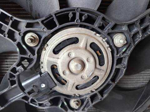 Foto 2ª: Electroventilador Fiat Punto 1.3 16V MULTIJET DYNAMIC 66KW) 90CV (2005)
