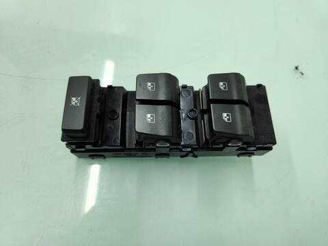 Botonera Elevalunas Hyundai i30 KLASS LR 119CV 88KW