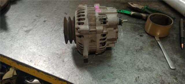 Foto 3ª: Alternador Mitsubishi Canter PLATAFORMA 35 [3.0 LTR. - 92 KW DIESEL]
