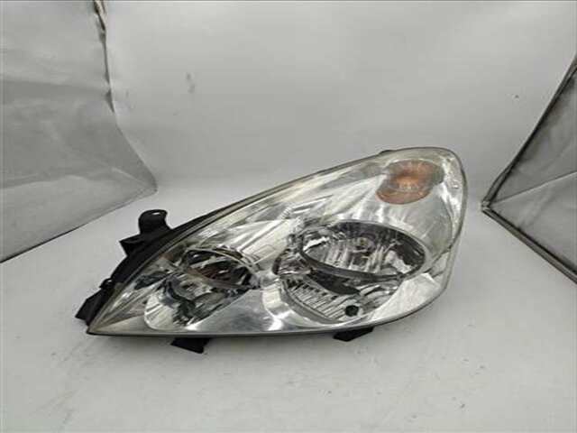 Foto 2ª: Faro Izquierdo Toyota Corolla 2.2 D-4D SPORT [2.2 LTR. - 130 KW D-CAT] [2AD-FHV]