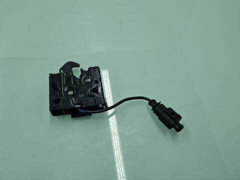 Foto 3ª: Cerradura Capot Skoda Octavia AMBITION 116CV 85KW [DTRD] (2022)
