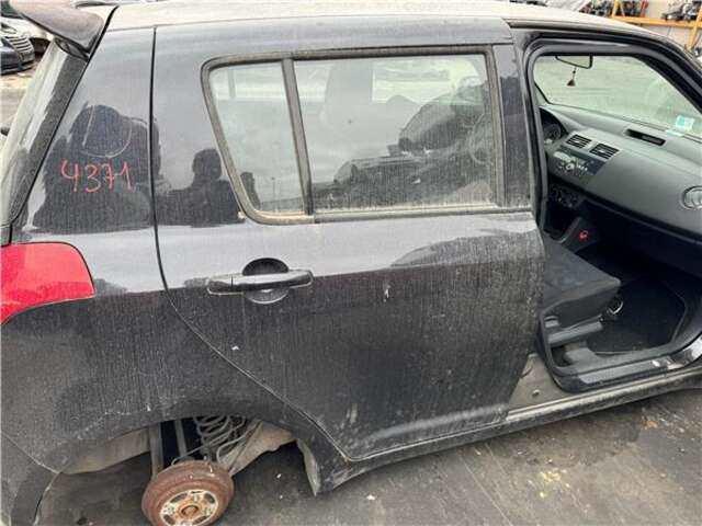 Puerta Trasera Derecha Suzuki Swift 1.3 GL (3-PTAS.) [1.3 LTR. - 68 KW 16V CAT]