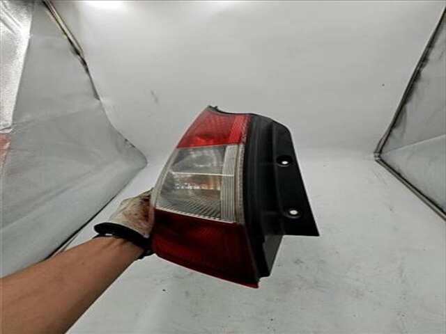 Foto 3ª: Piloto Trasero Izquierdo Renault Scenic 1.9 CONFORT DYNAMIQUE [1.9 LTR. - 88 KW DCI DIESEL] (JM)(2003-_) [F9Q 812]