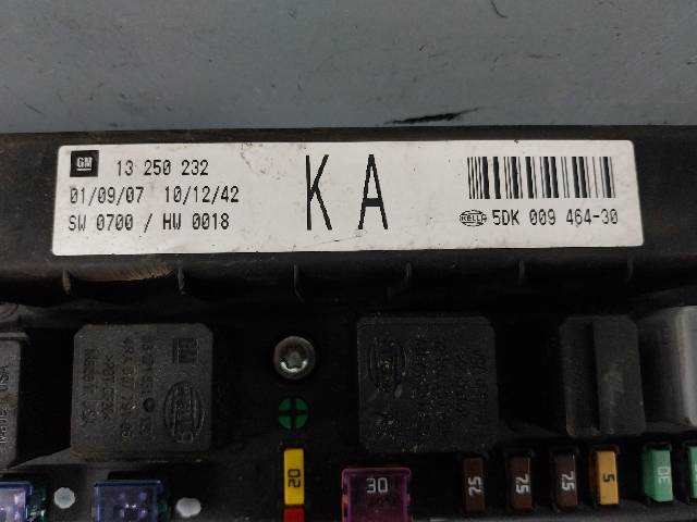Foto 2ª: Caja Reles Fusibles Opel Zafira 1.9 D [D-Z19DT] (2008)