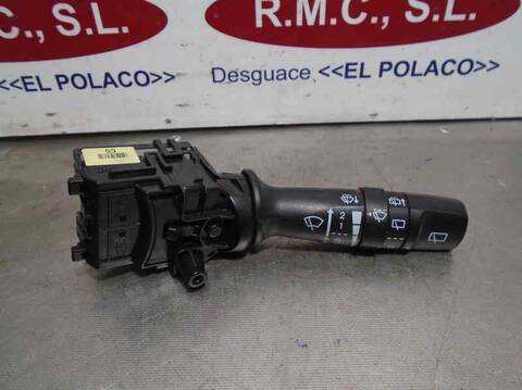 Foto 1ª: Mando Multifuncion Kia Rio BASIC 75CV 55KW [D3FA] (2015)