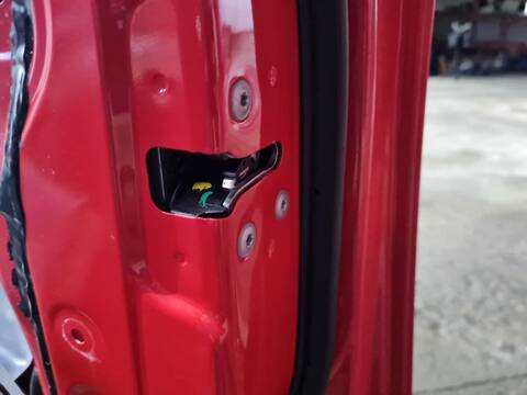 Foto 2ª: Cerradura Puerta Delantera Derecha Nissan NP300 ACENTA DOUBLE CAB 4X4 163CV 120KW [YS23] (2015)