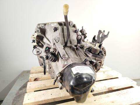 Foto 3ª: Caja Cambios Dacia Sandero TCE 90 B8M1 B8MA) 90CV 66KW [H4B400] (2015)