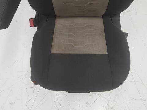 Foto 2ª: Asiento Delantero Izquierdo Ford Transit 270 L1 AMBIENTE (2019)