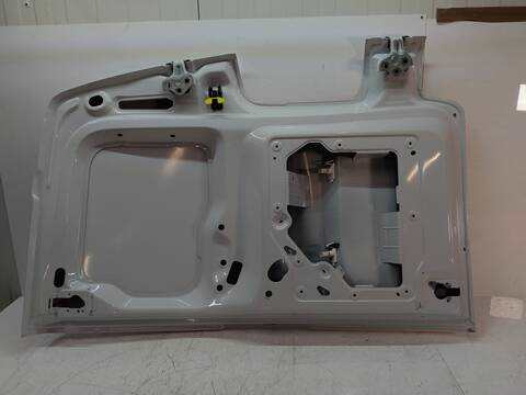 Puerta Trasera Izquierda Opel Vivaro 144CV 106KW